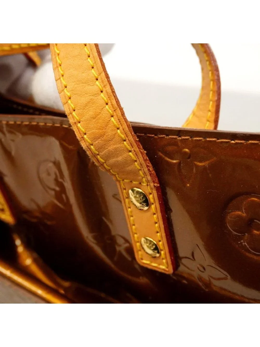 Louis Vuitton Handbag Vernis Reade PM Blanc